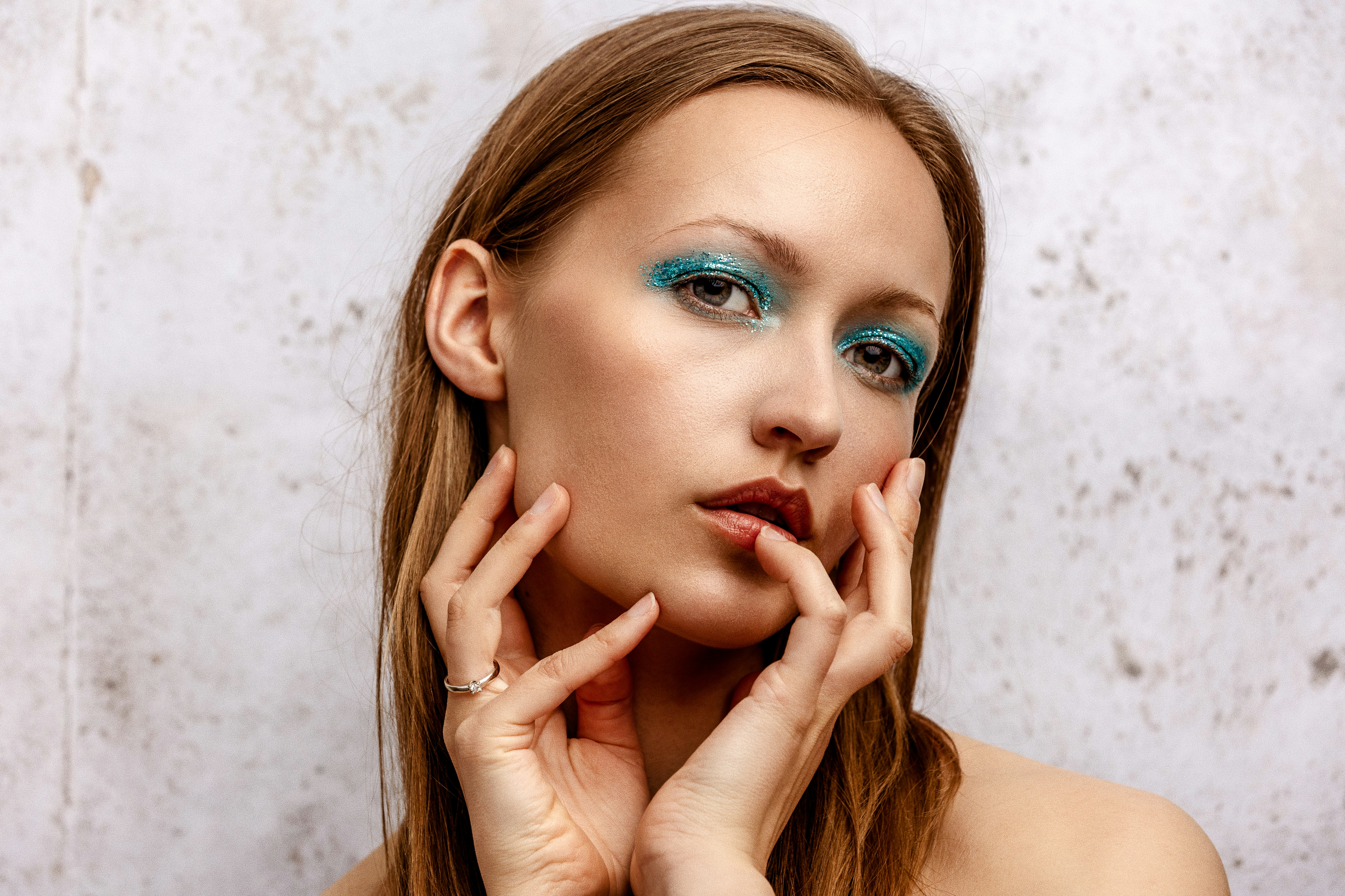 woman with red lipstick and blue eyes